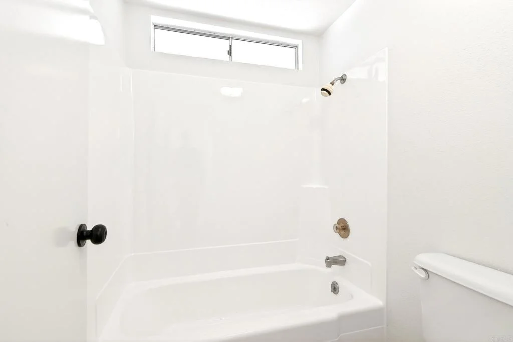 Photo of 37985 Avenida Bravura