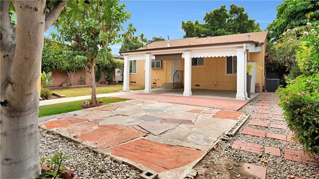 Photo of 9714 Paramount