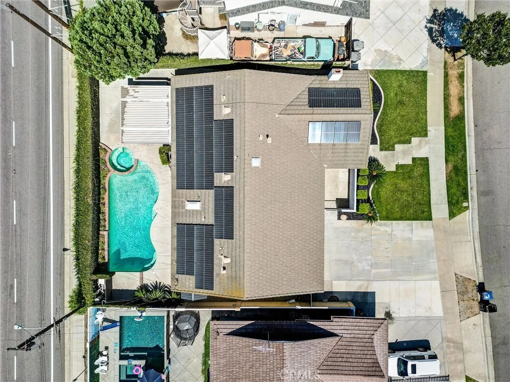Photo of 1517 E Riverview