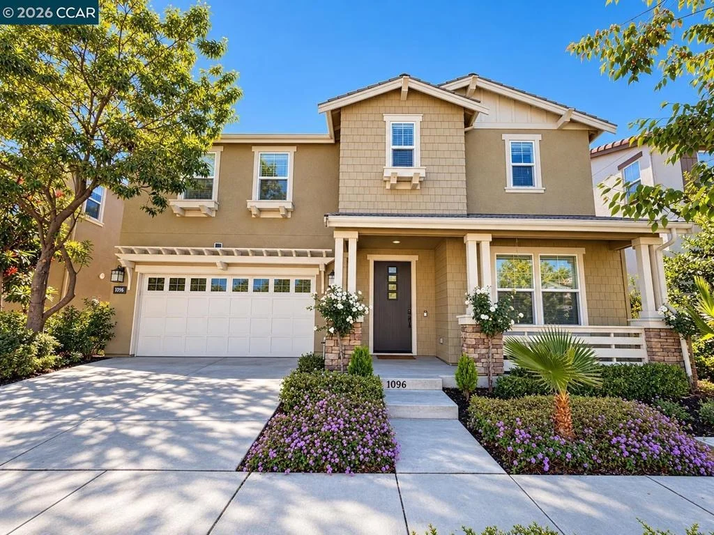 Photo of 1096 Gardenia Loop