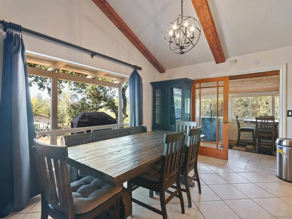 Photo of 749 De Luz