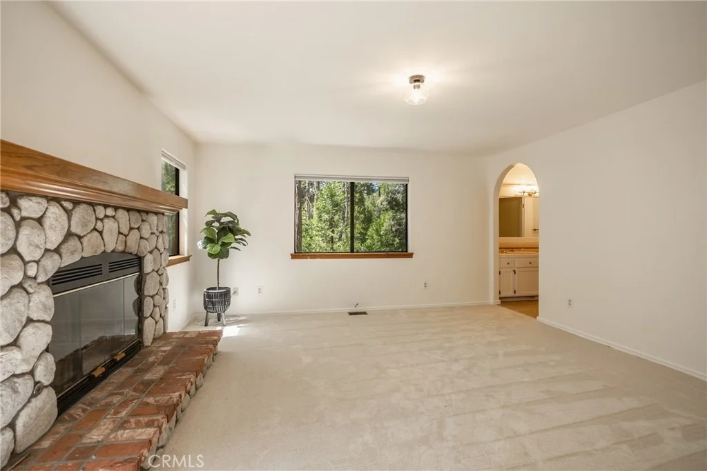 Photo of 26695 Thunderbird Dr