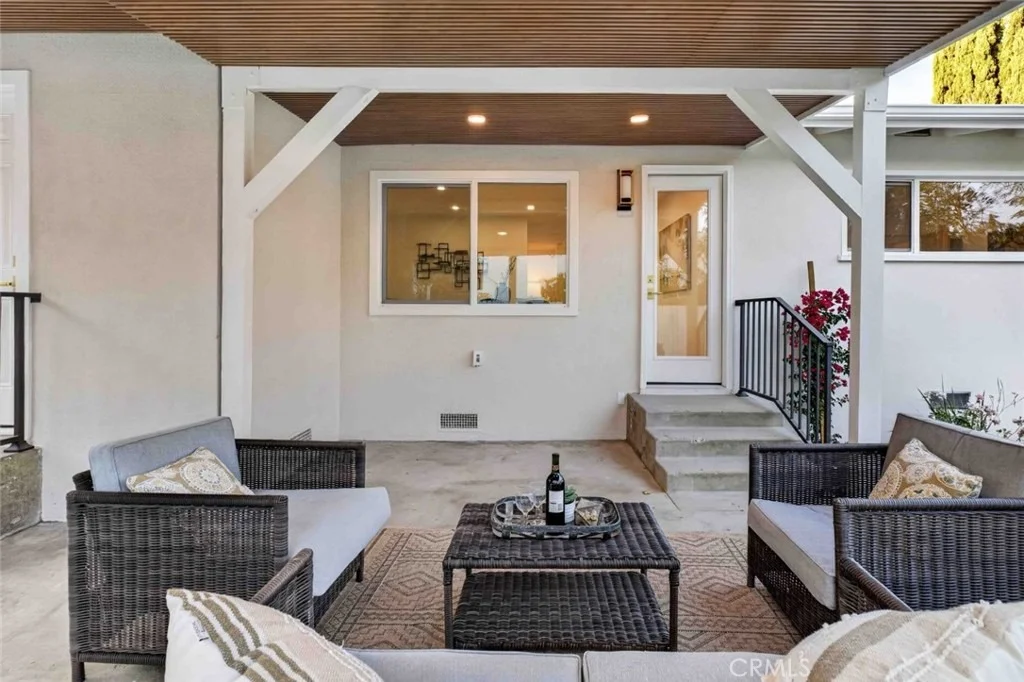 Photo of 6433 Creemore Lane