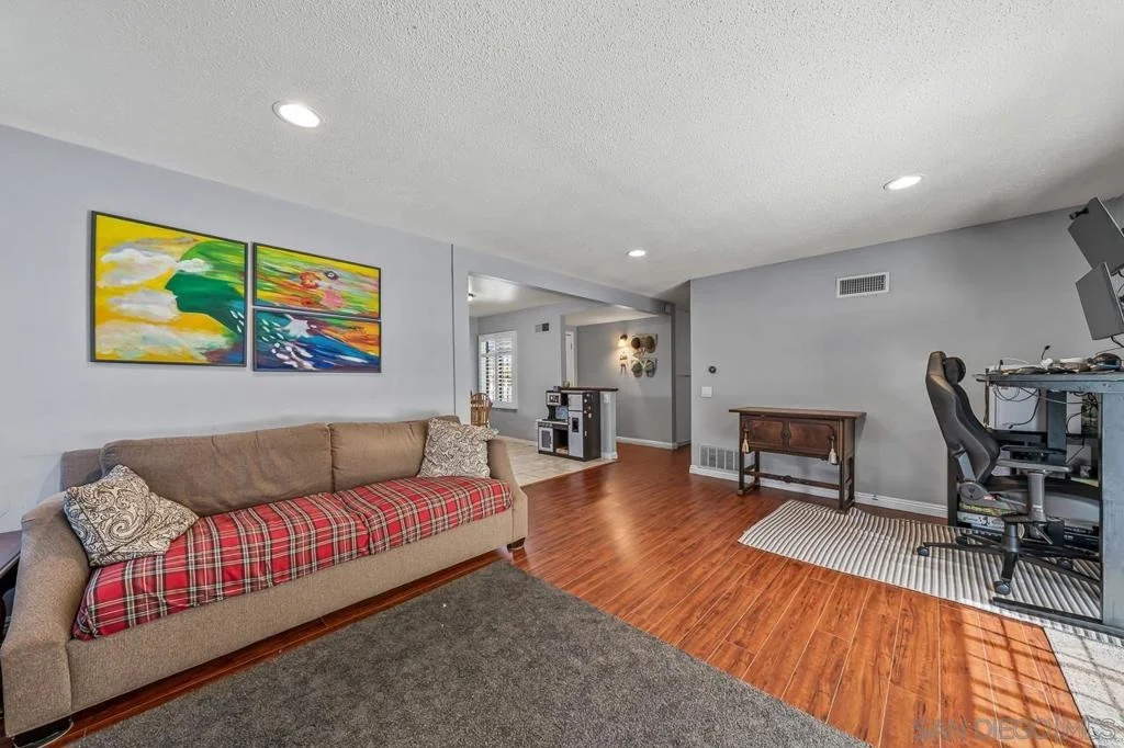 Photo of 819 Brucker