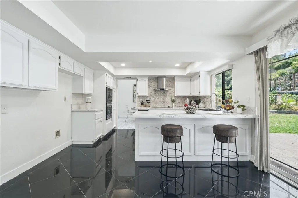 Photo of 1264 S Lemon