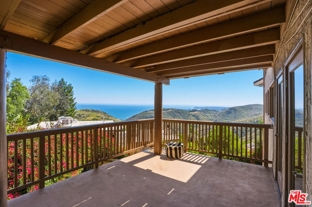 Photo of 2965 Seabreeze Drive