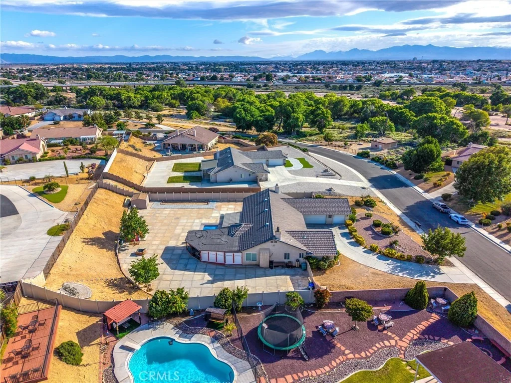 Photo of 13997 Riverside