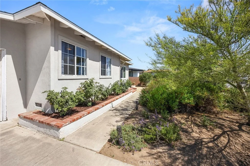 Photo of 774 N Victoria Drive