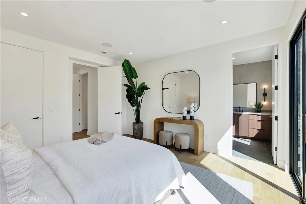Photo of 408 Avenida Presidio