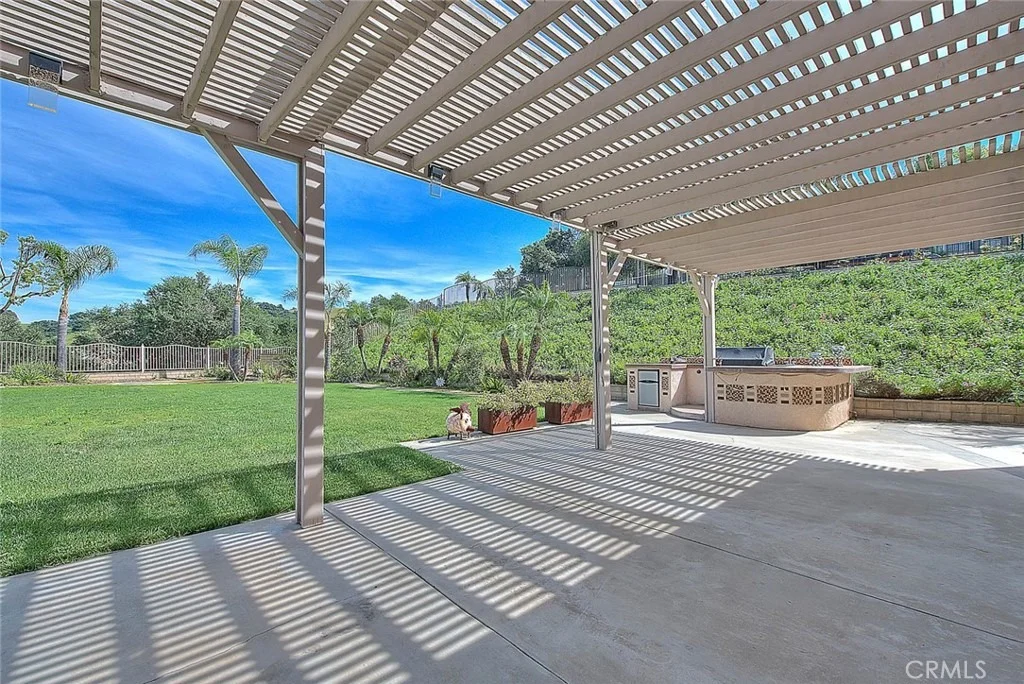 Photo of 16049 Pinnacle
