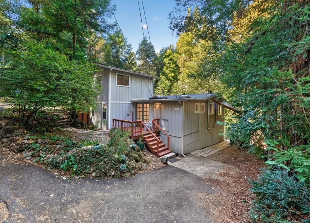 Photo of 121 Mahogany Way