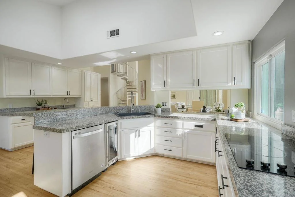 Photo of 2039 E Mission Road