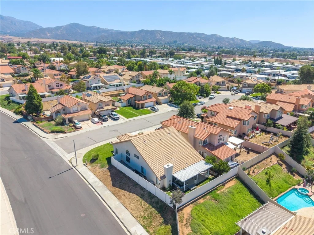 Photo of 10960 Larkspur
