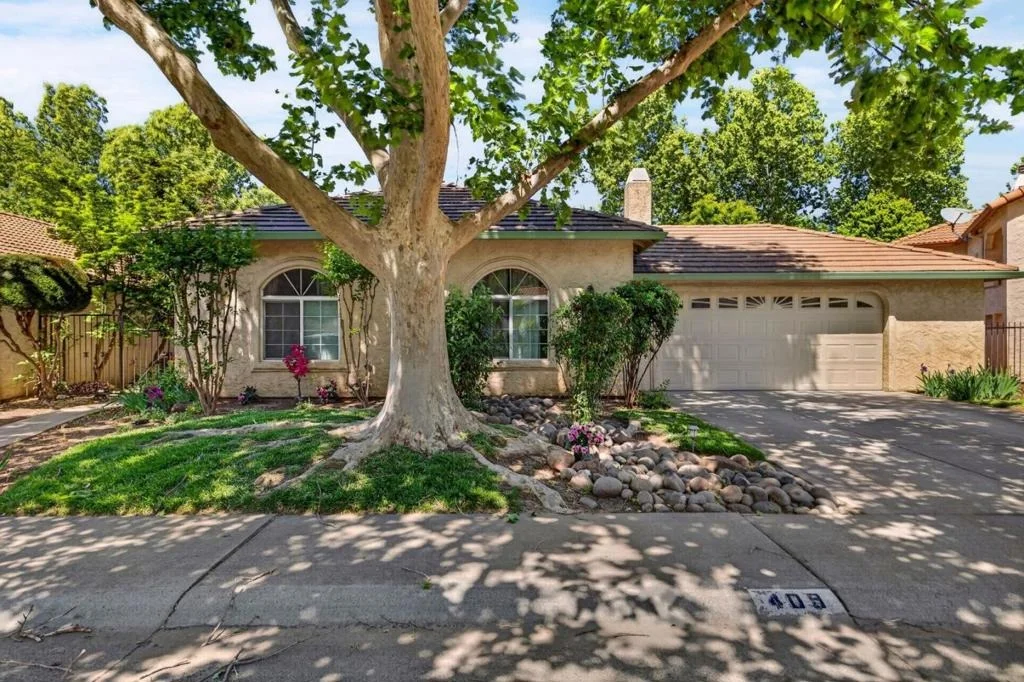 Photo of 409 Mission Santa Fe Circle