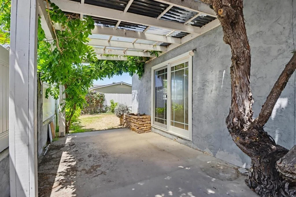Photo of 624 Guava Ave