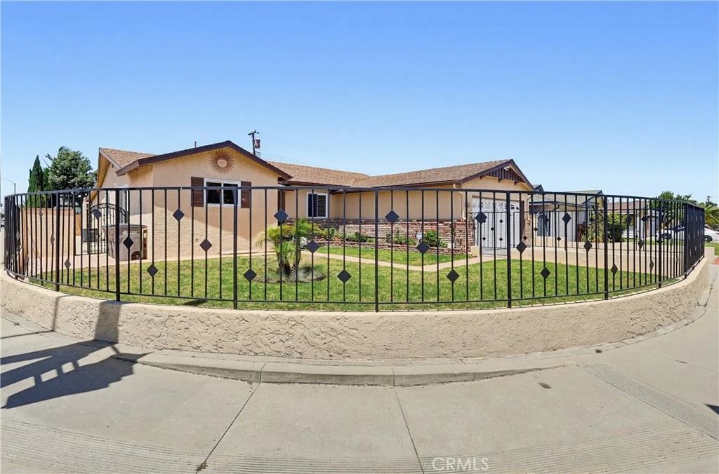 Photo of 555 W Shadwell