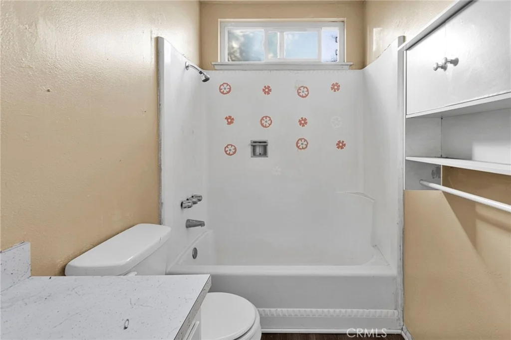 Photo of 17047 Eucalyptus Street