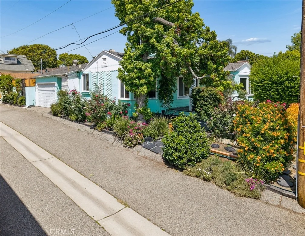 Photo of 449 W Elm Avenue