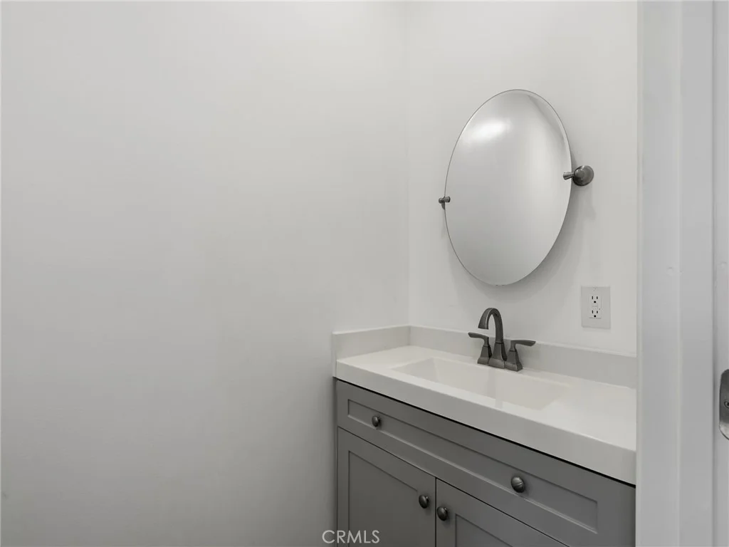 Photo of 8834 Beverly Boulevard