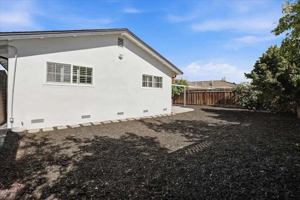 Photo of 38879 Jonquil Drive
