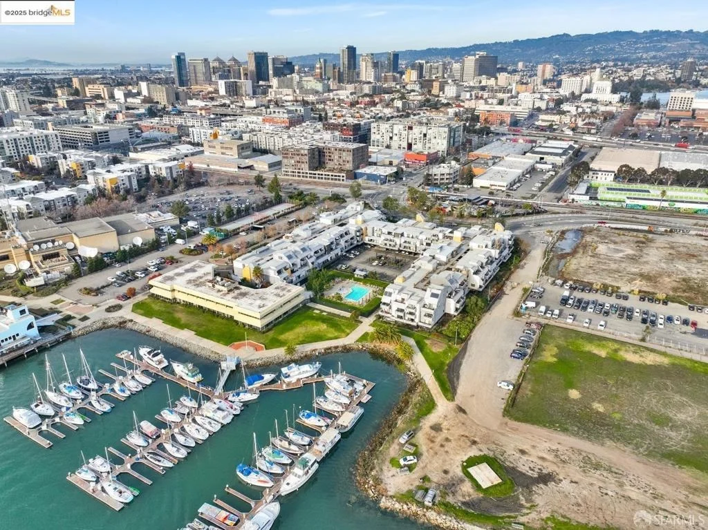 Photo of Unit 161 at 1 Embarcadero