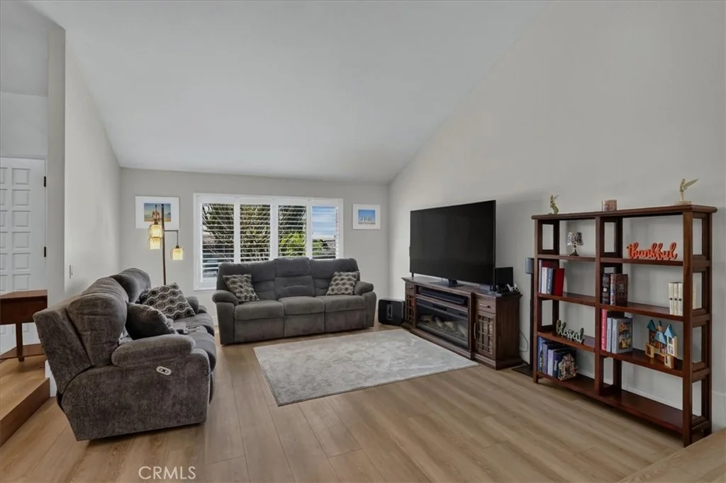 Photo of 2279 Shirley