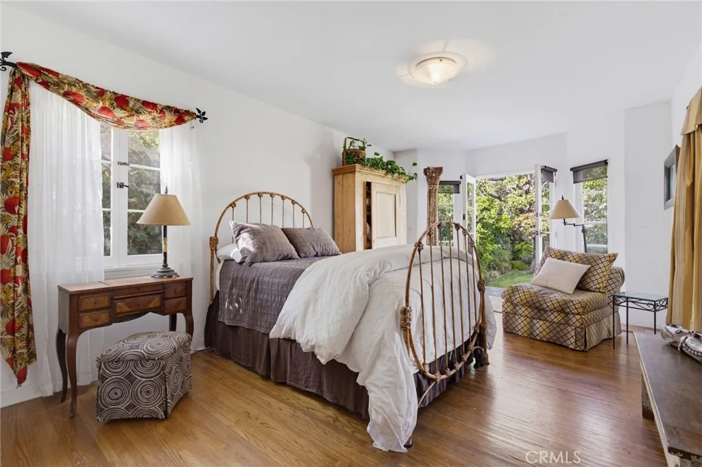 Photo of 2243 Cloverfield Boulevard