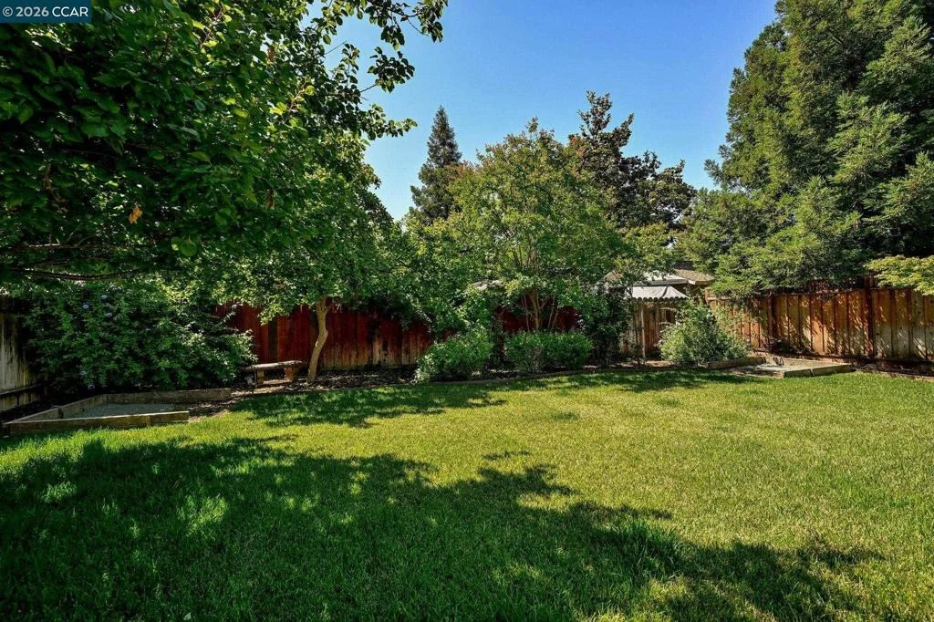 Photo of 2530 Maple Ave