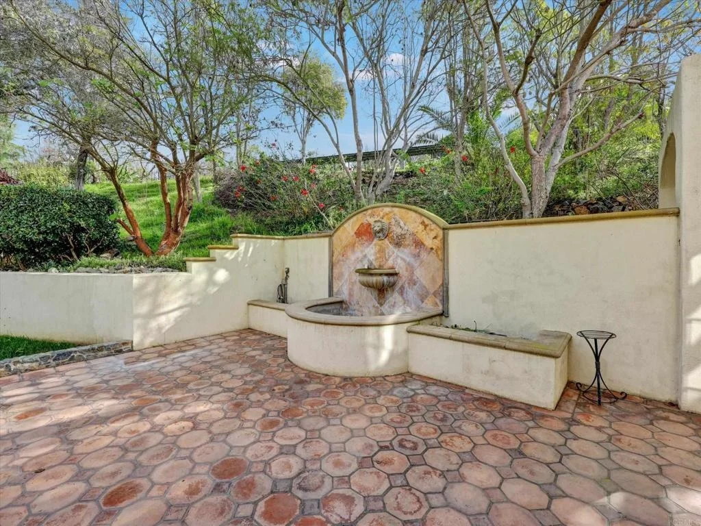 Photo of 17839 La Amapola