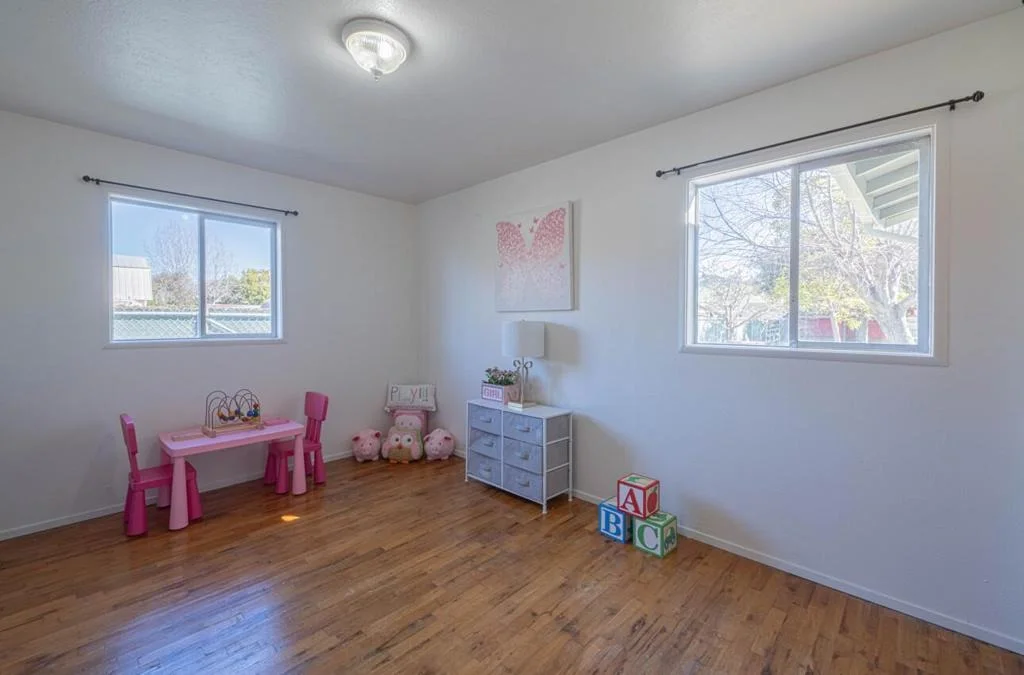 Photo of 757 Middlefield Road