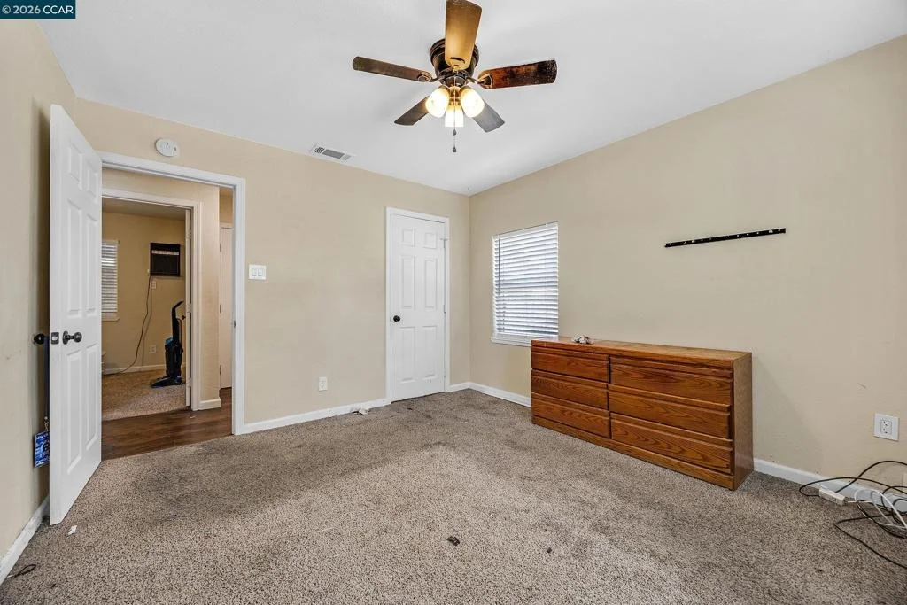 Photo of 7 Lawrence Ave