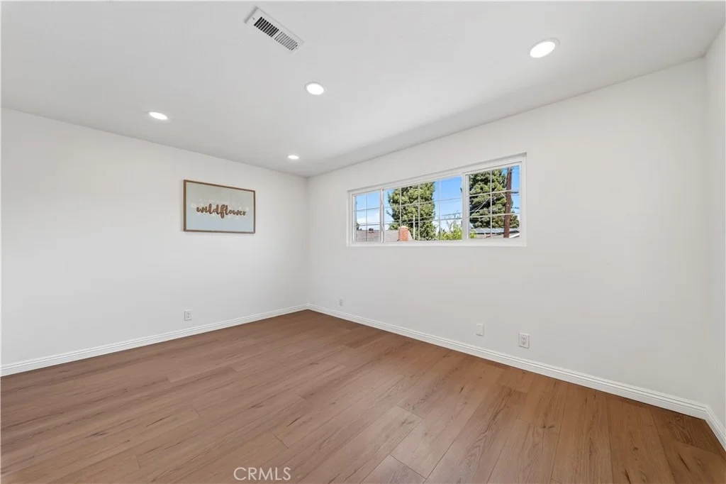 Photo of 1398 Tartan Circle