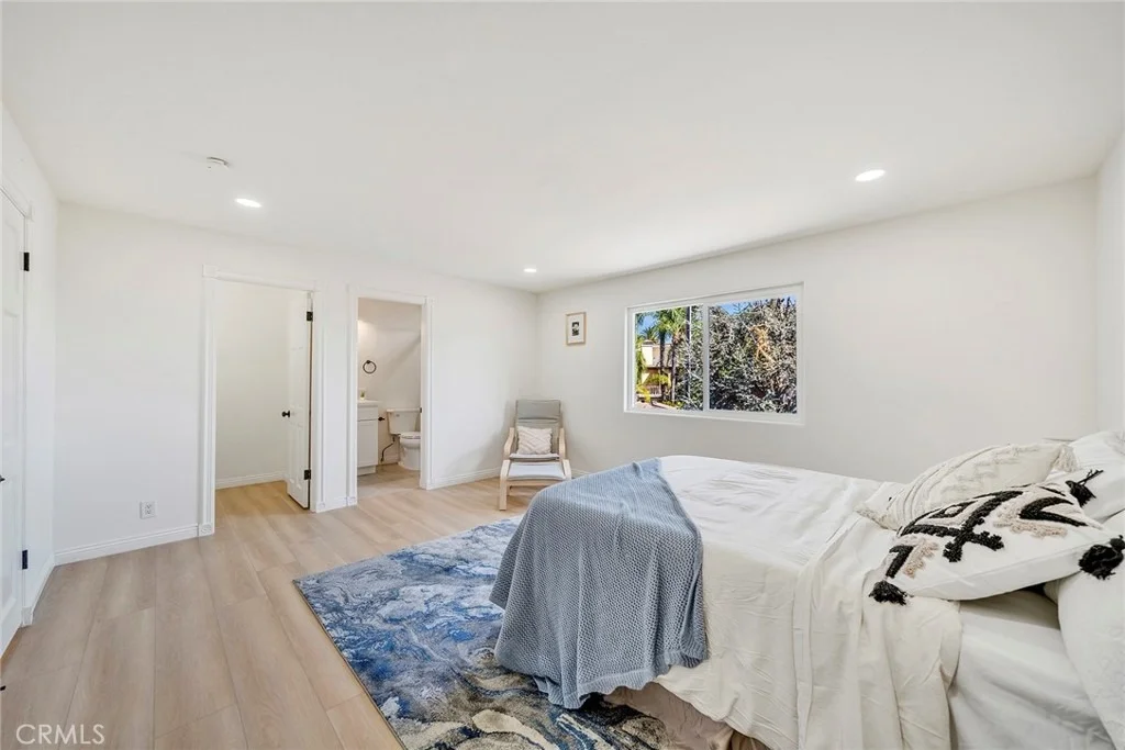 Photo of 188 W Arthur Avenue