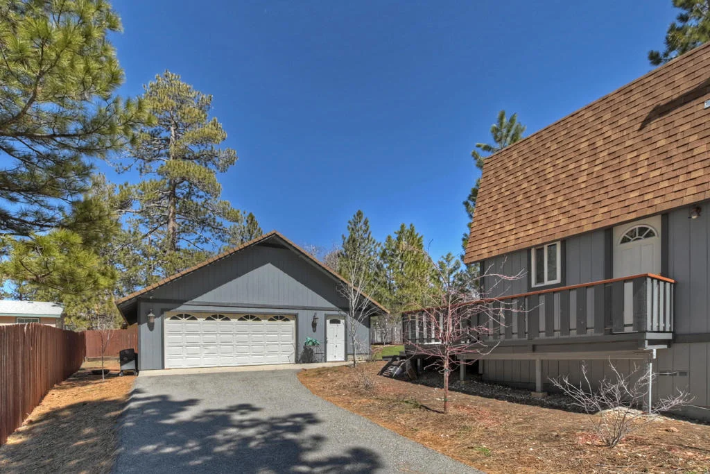 Photo of 40138 Hillcrest Drive