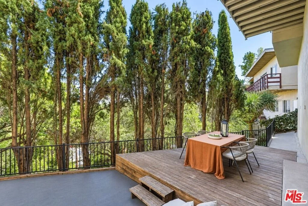 Photo of 2525 Ivanhoe Drive