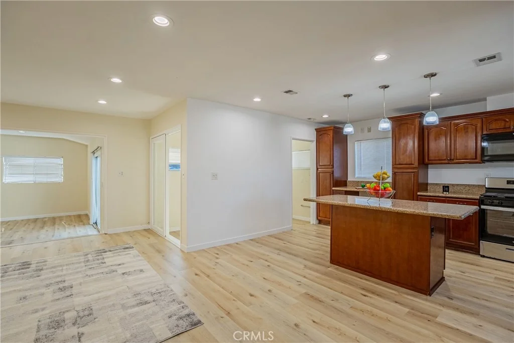 Photo of 12519 Roseton