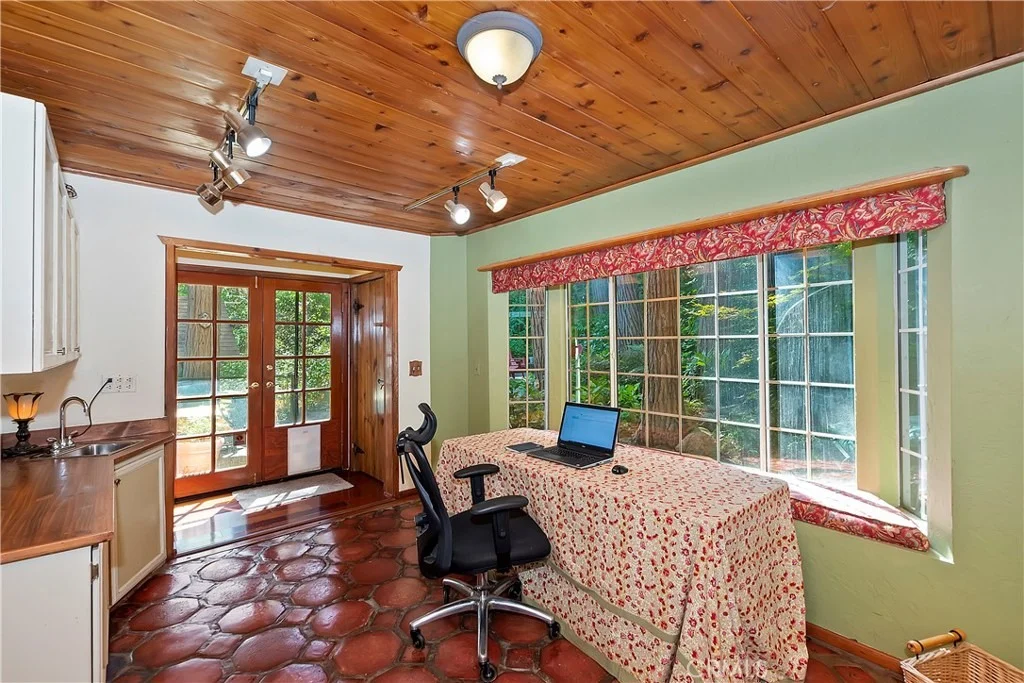 Photo of 23280 Brookside Road