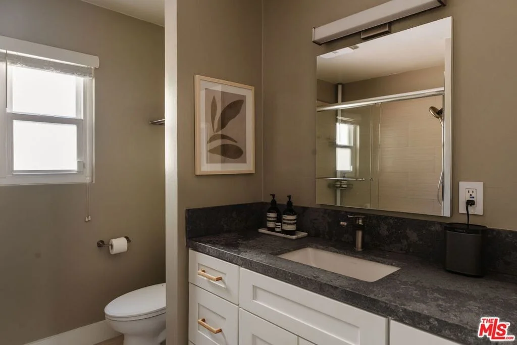 Photo of 3126 Oakcrest Drive