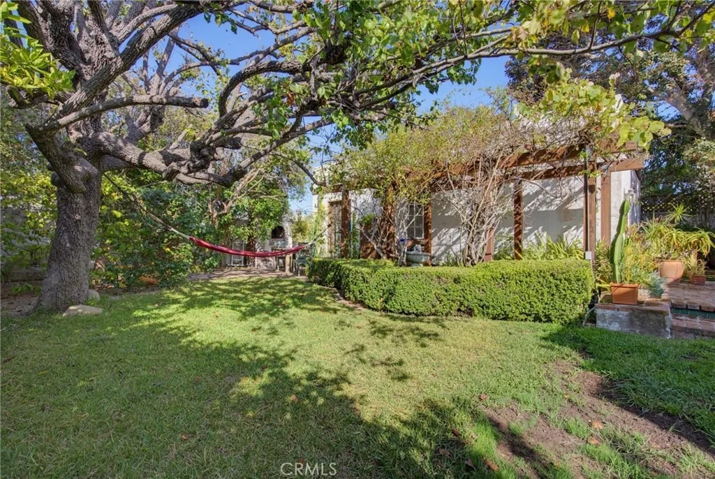 Photo of 2243 Cloverfield Boulevard