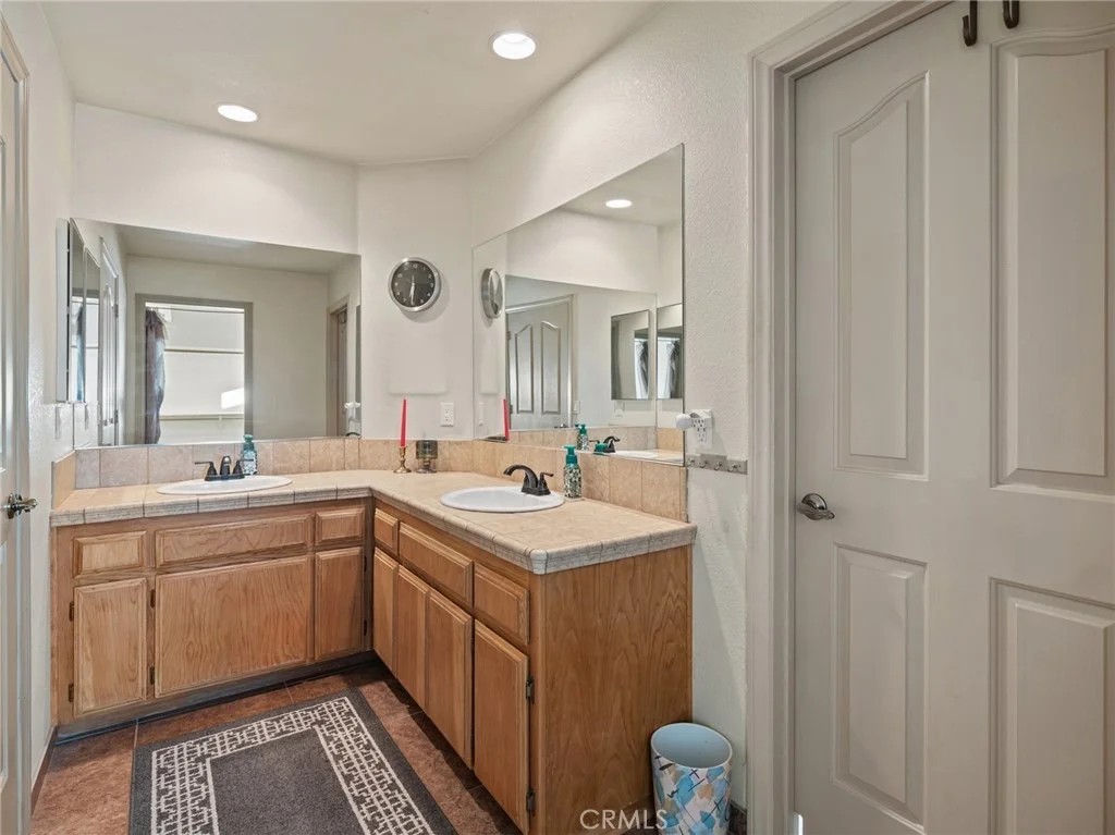Photo of 15850 Elcona