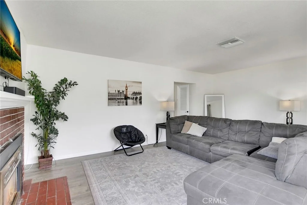 Photo of 1245 Judson