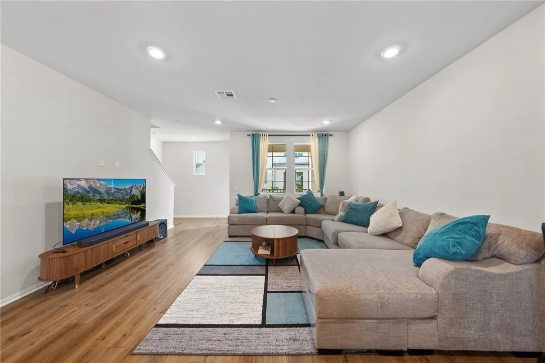 Photo of 40863 Melrose Drive