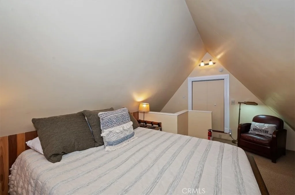 Photo of 27596 Oak Knoll