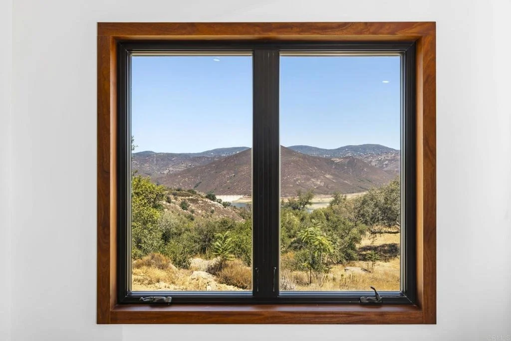 Photo of 21179 Sutherland Dam Road