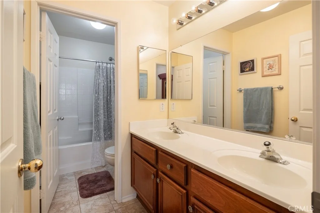 Photo of 1686 Lakeside