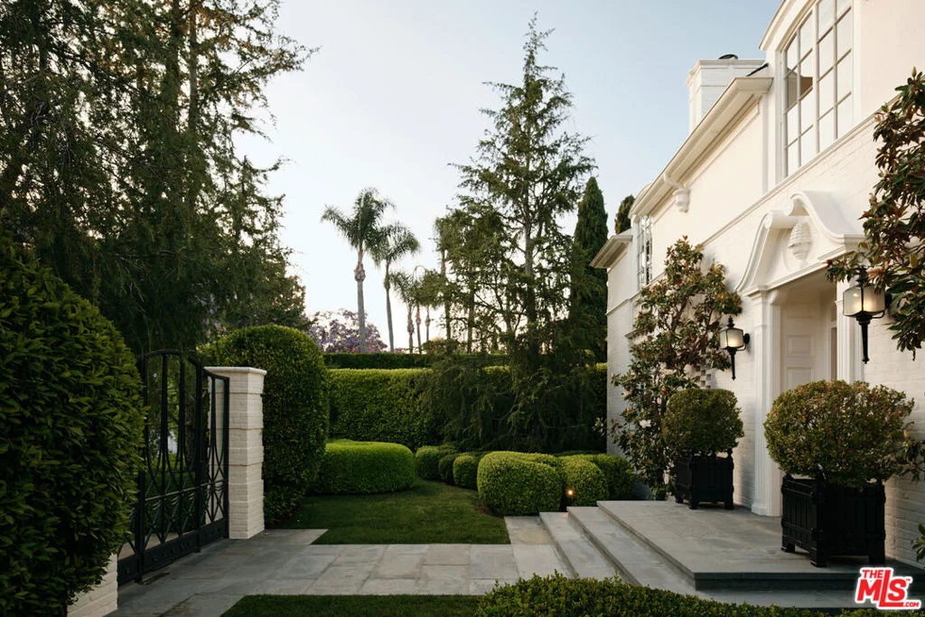 Photo of 826 Greenway Drive