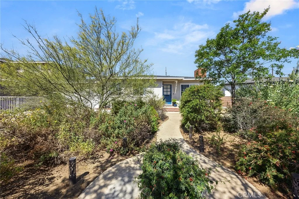 Photo of 774 N Victoria Drive