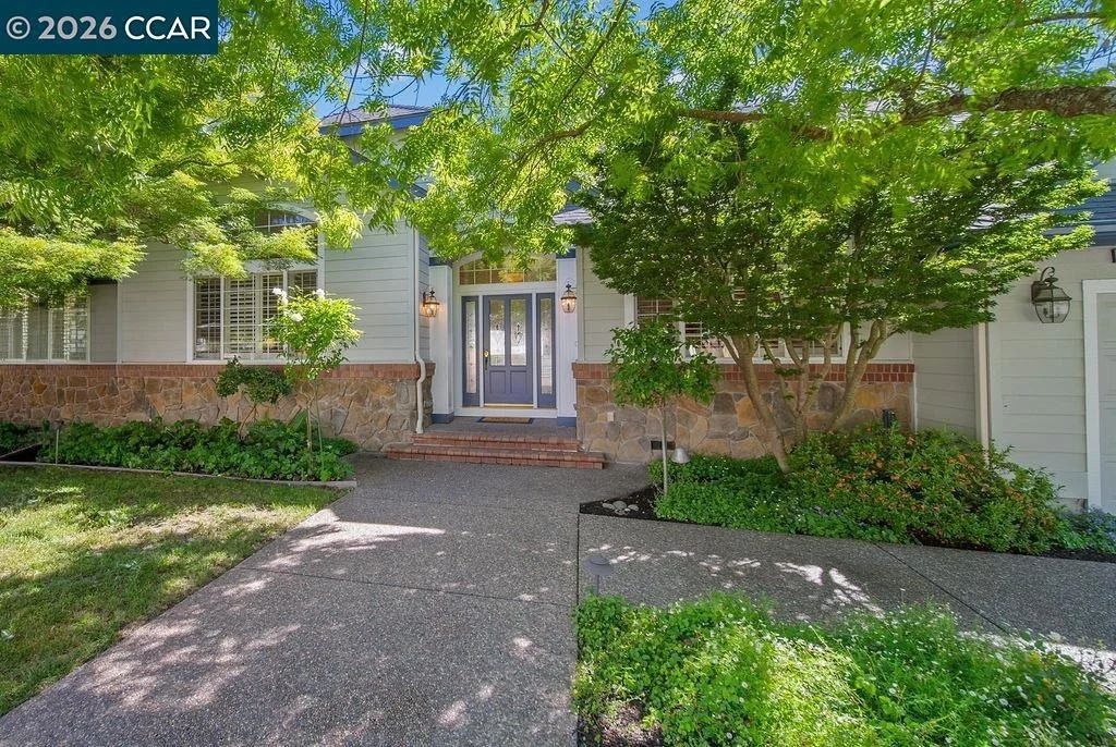 Photo of 3 Meadowbrook Ln