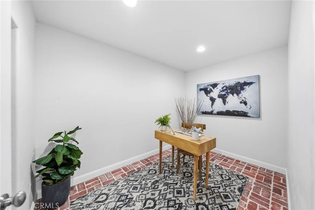 Photo of 40900 Via Los Altos
