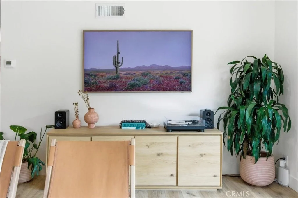 Photo of 1438 Kurtz